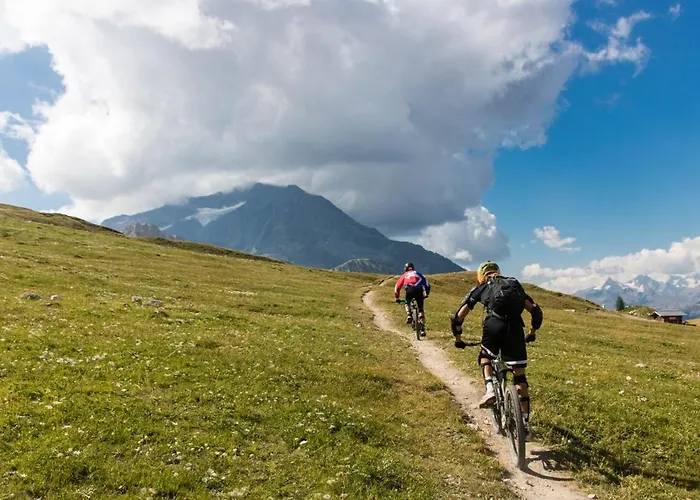 Апартаменты Rochu 10 Personnes Spa, Calme & Vue Montagne Ла-Плань